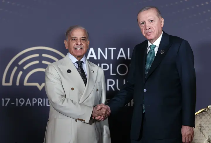 Cumhurbaşkanı Erdoğan, Şahbaz Şerif ile görüştü