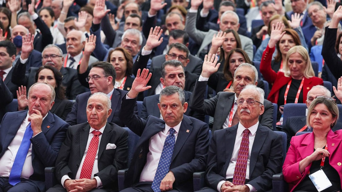 CHP'den satranç hamlesi: Güvensizlik oyu ile seçime gidildi, 835 oyun tamamını Özgür Özel aldı