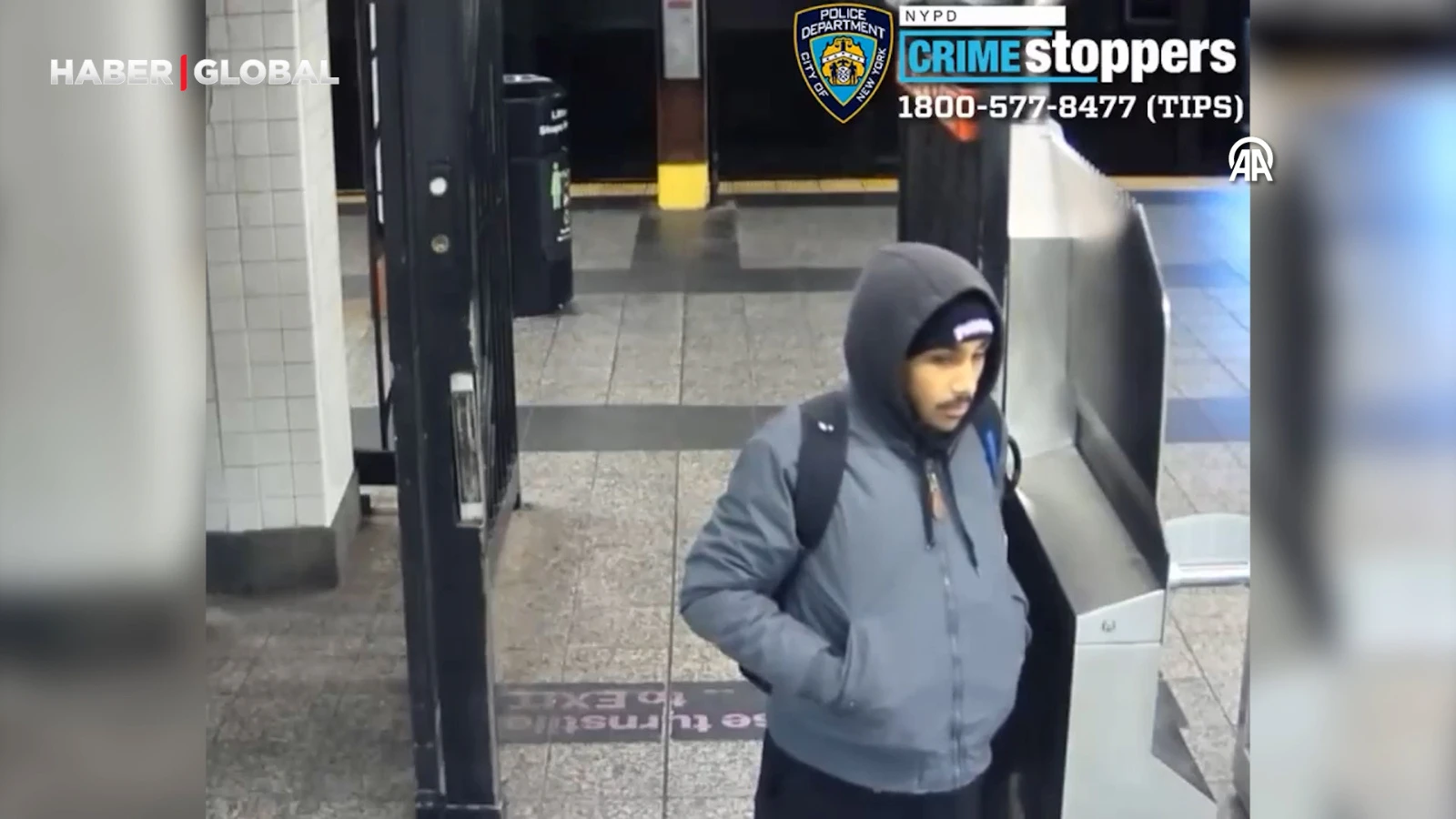 New York metrosunda bir kişi seyahat ederken yakılmak istendi
