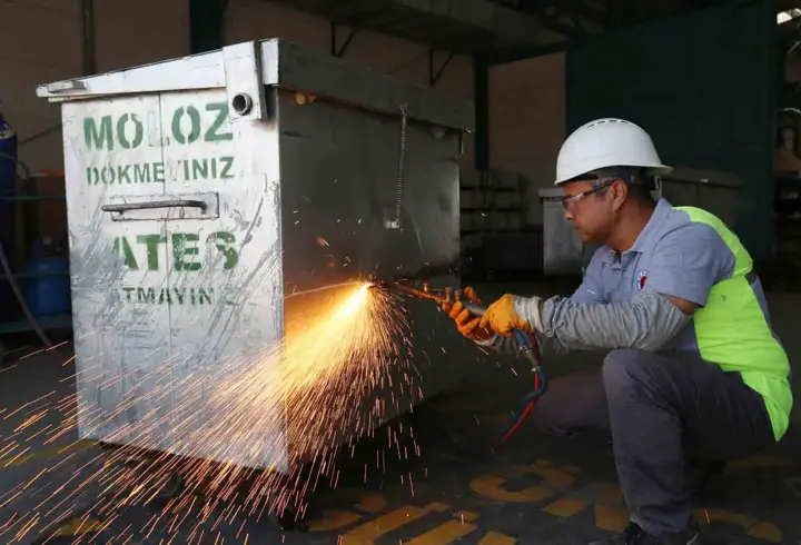 Kepez Belediyesi’nden ekonomik ve sürdürülebilir konteyner üretimi
