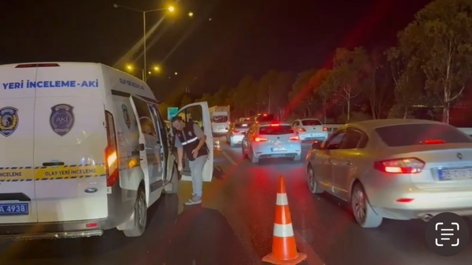 İzmir'de bariyerlere çarpan motosiklet sürücüsü can verdi