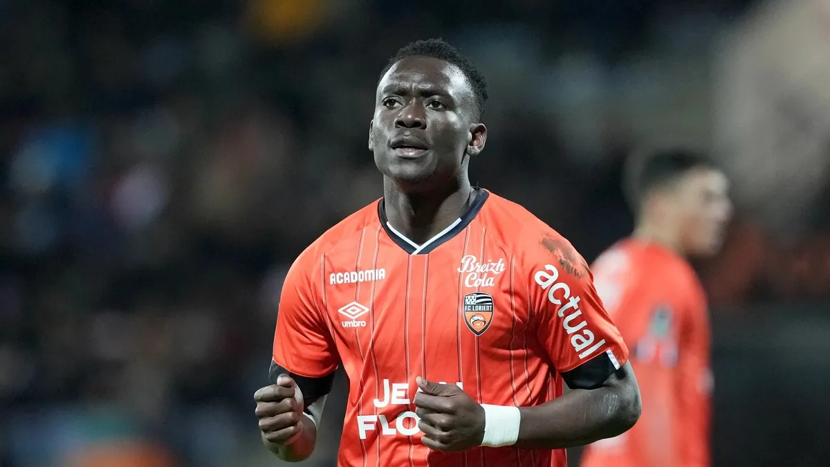 Galatasaray'a Kamerunlu orta saha: Arthur Avom!
