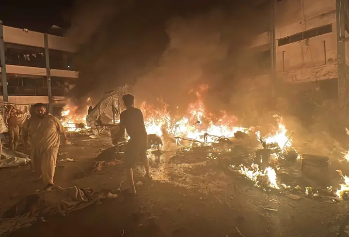 İsrail, Gazze'de yerinden edilenlerin sığındığı okulu vurdu