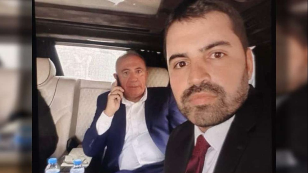Kayyum Gürsel Tekin'in minibüsünden troll çıktı!