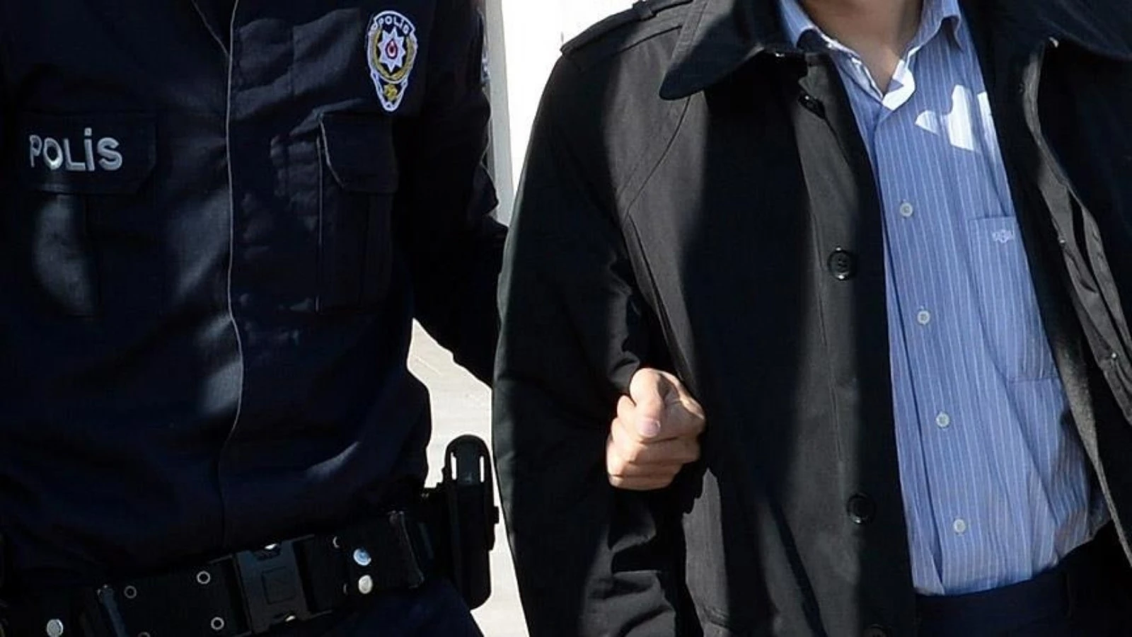 İzmir'de 3 yaşındaki çocuğu bıçakla yaralayan şahıs gözaltına alındı