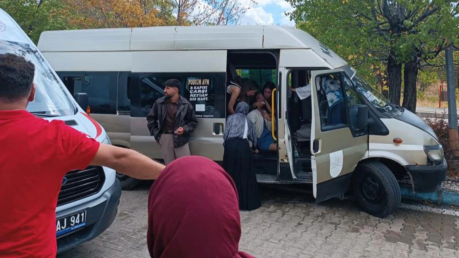 Üniversite yerleşkesinde kaza! Çok sayıda öğrenci yaralandı