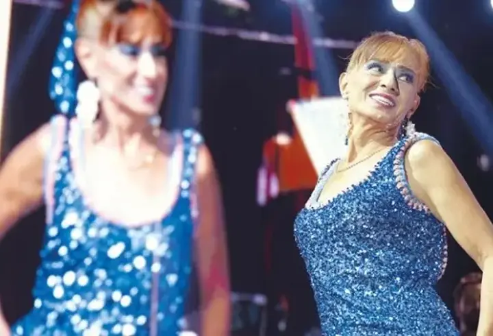 Yıldız Tilbe Harbiye’de ayakta alkışlandı! Roman havasıyla coşturdu