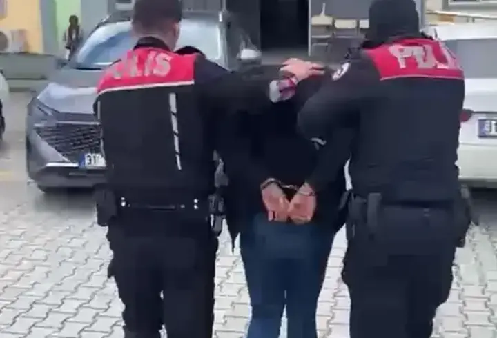 Hatay’da 28 yıl kesinleşmiş hapis cezasıyla aranan hükümlü yakalandı