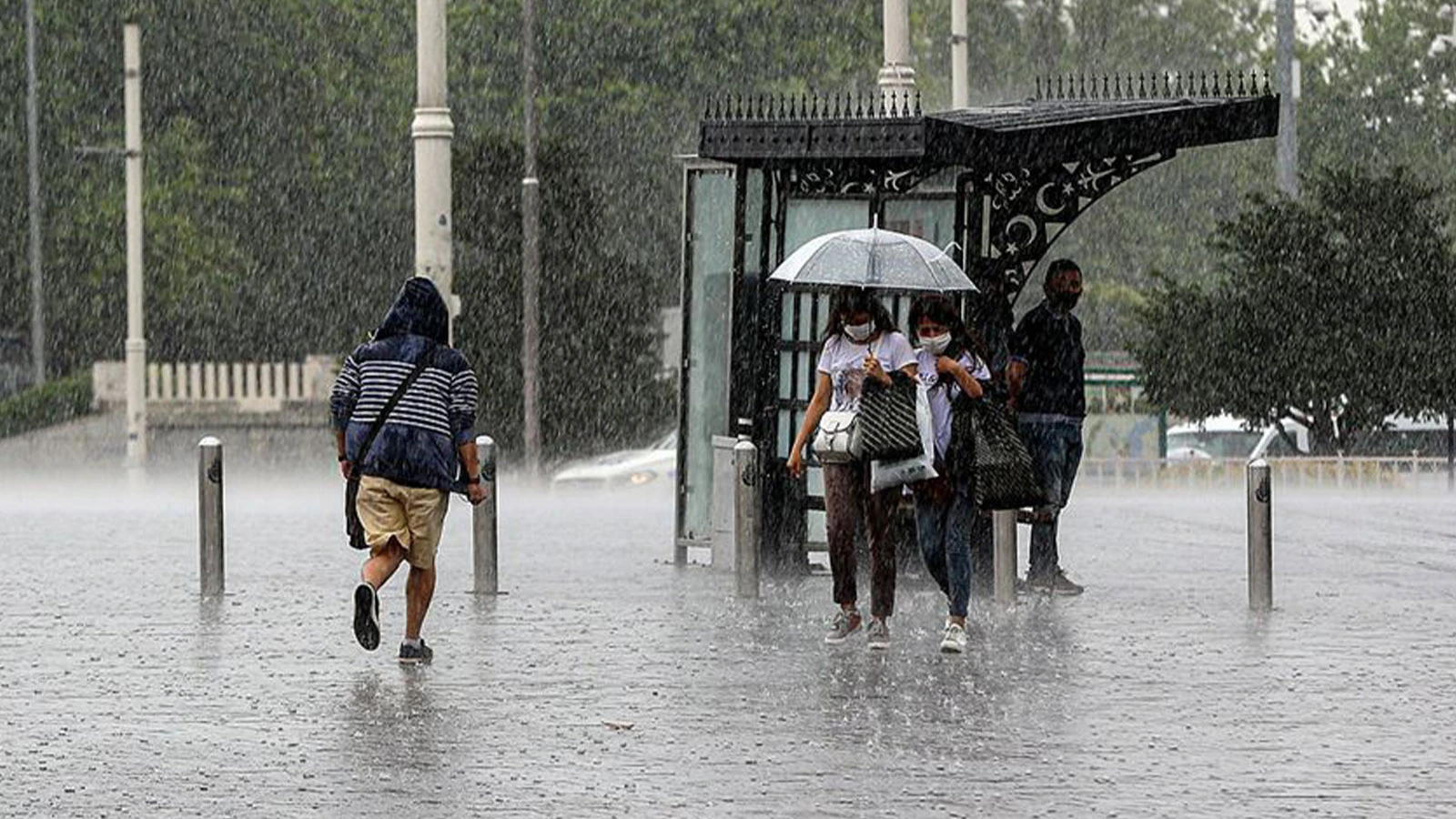 İstanbul Valiliğinden fırtına ve sağanak uyarısı
