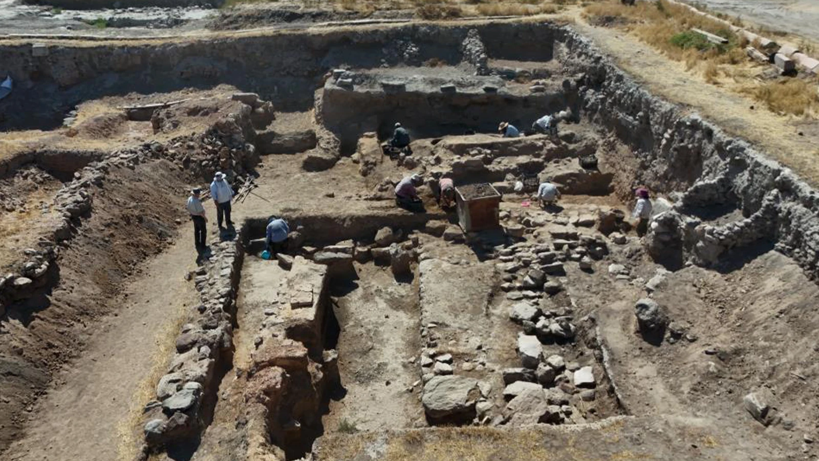 Kültepe'de sarayın altında bulundu; üsttekilerden daha da büyük