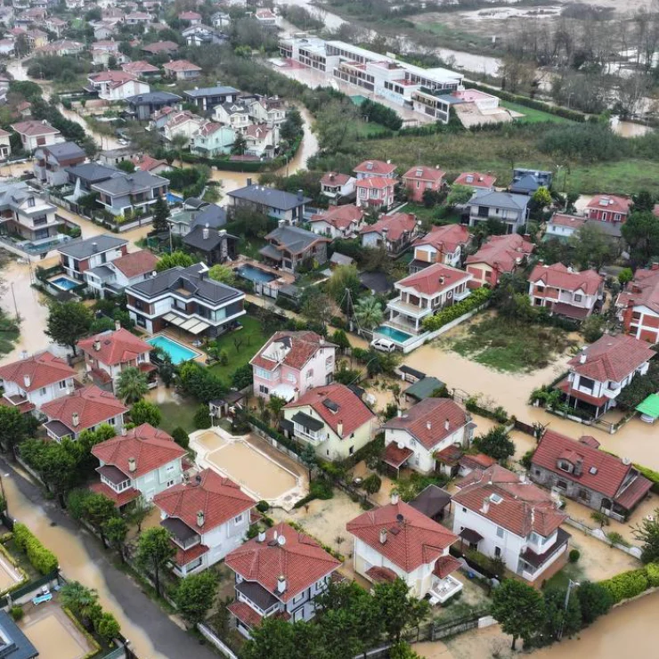 İstanbul'da Sel: Ölü Sayısı Dörde Çıktı