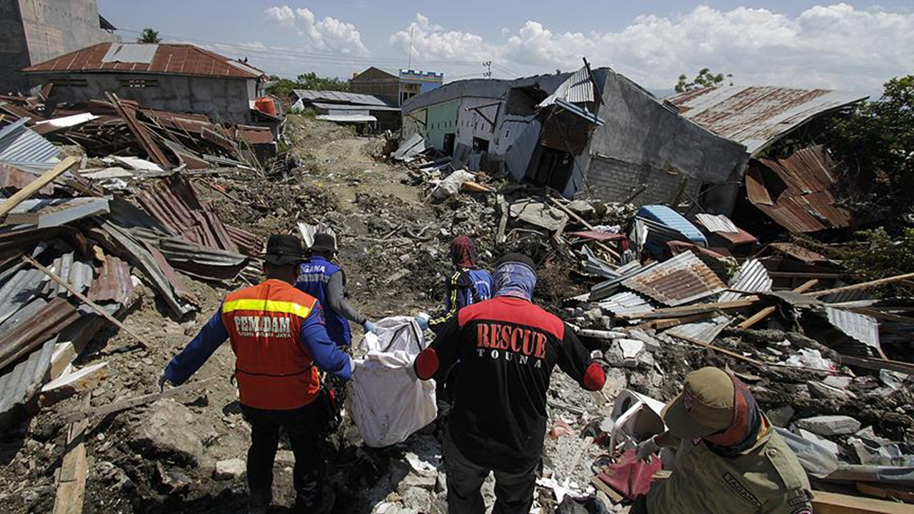 Myanmar depremlerinde can kaybı artıyor! Sayı 3 bini geçti