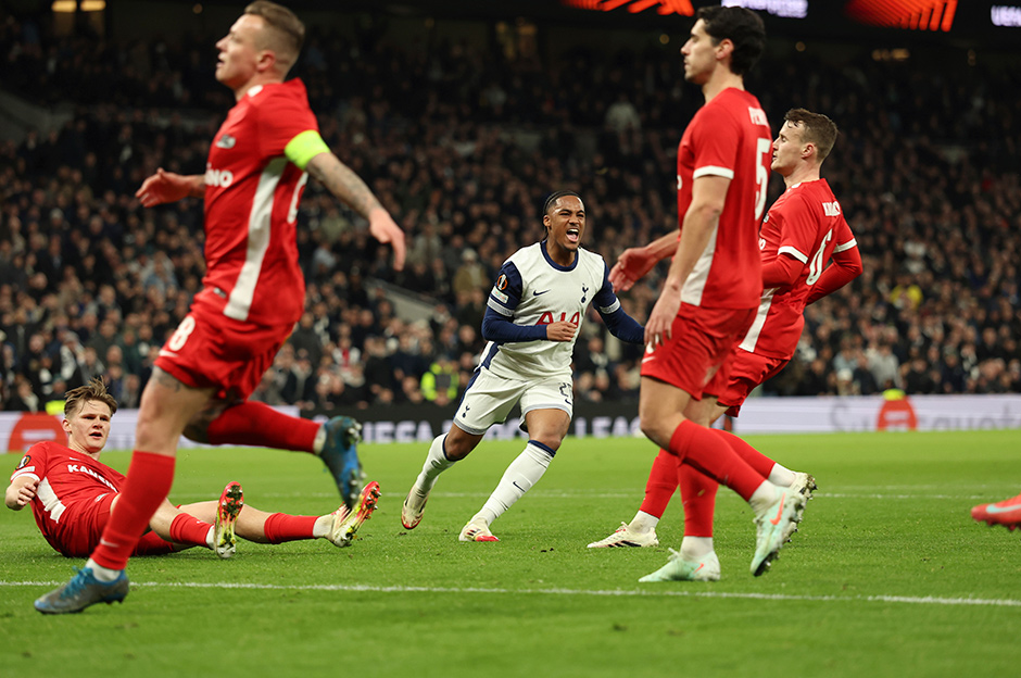 UEFA Avrupa Ligi'nde Tottenham, Alkmaar'ın biletini kesti