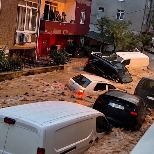 İstanbul’da Son 80 Yılın En Şiddetli Yağışı: Süper El Nino Etkisi