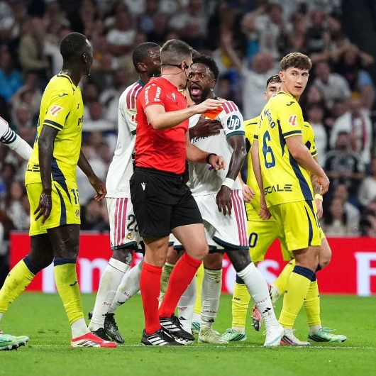 Rakibinin saçını çeken Vinicius Junior'a ağır ceza