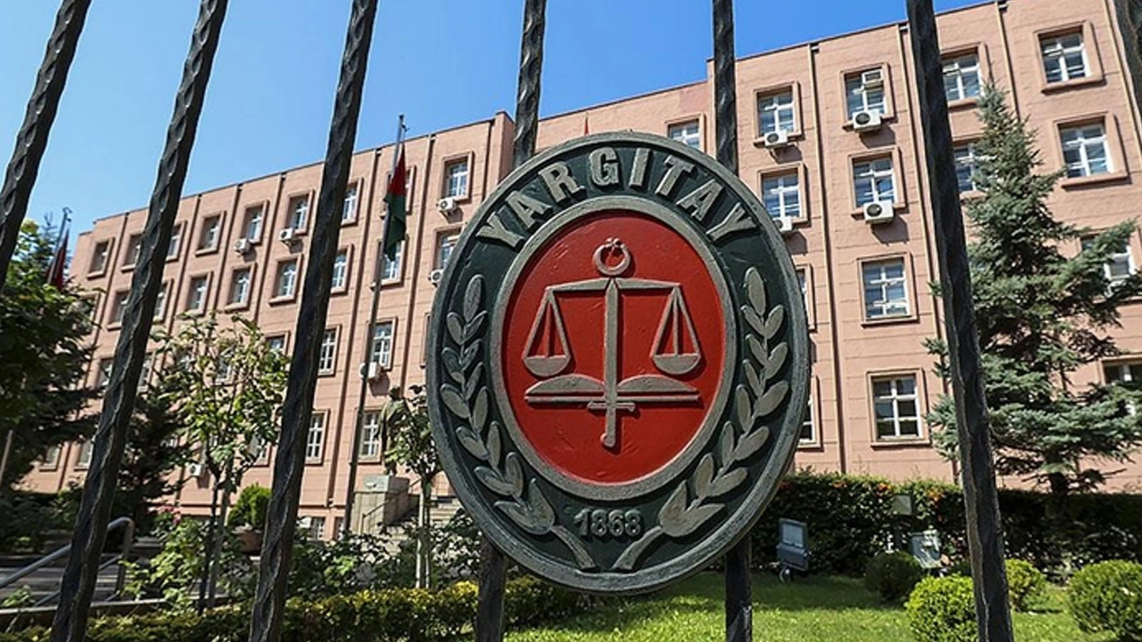 Yargıtay, eşini ağır yaralayan polis memuruna verilen cezayı onadı