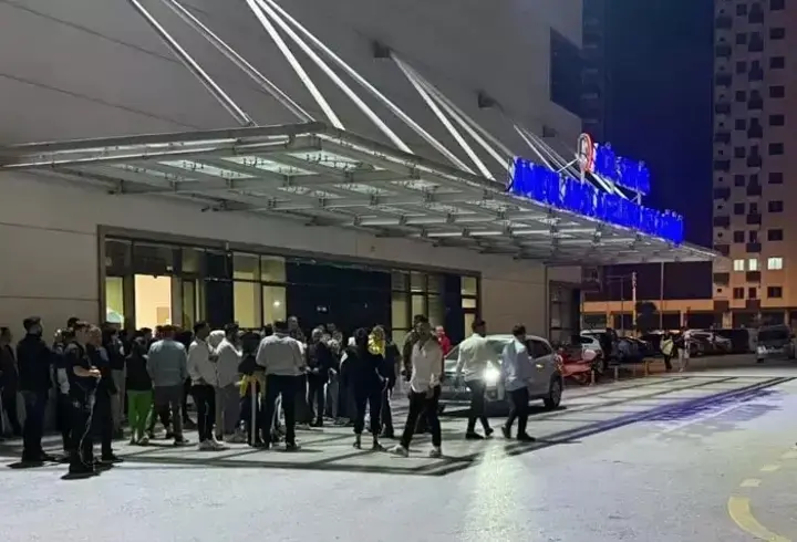 Mersin'de 14 yaşındaki çocuk babasıyla tartışan 5 kişiyi vurdu
