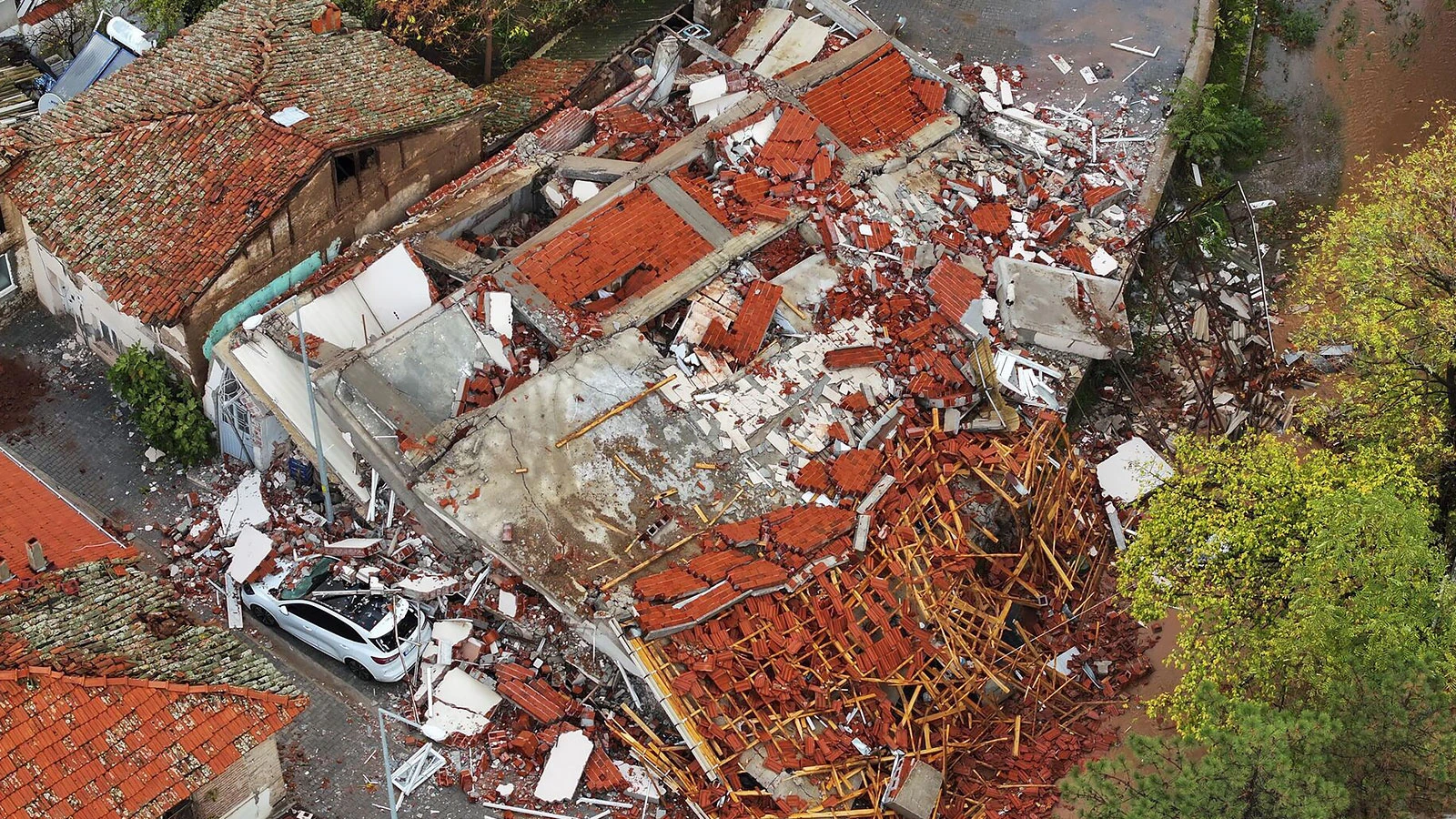 "Uşak bloğu geriliyor", Batı Anadolu'da deprem endişesi!