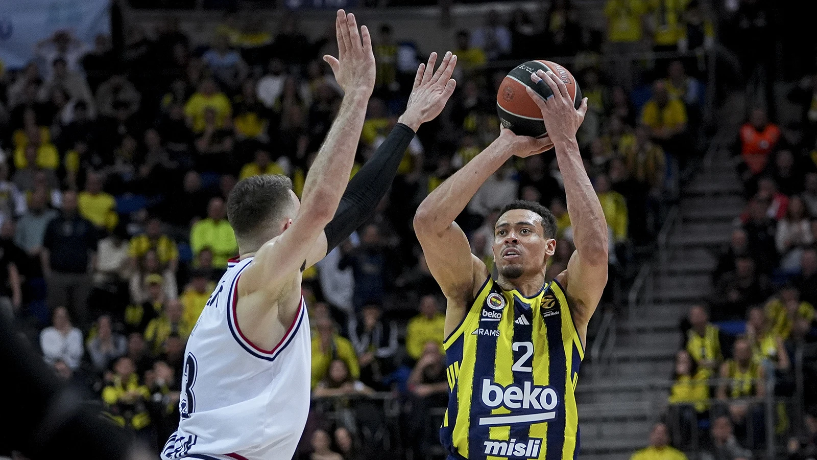 Fenerbahçe Beko 15 sayıdan geri döndü! Milano karşısında müthiş galibiyet