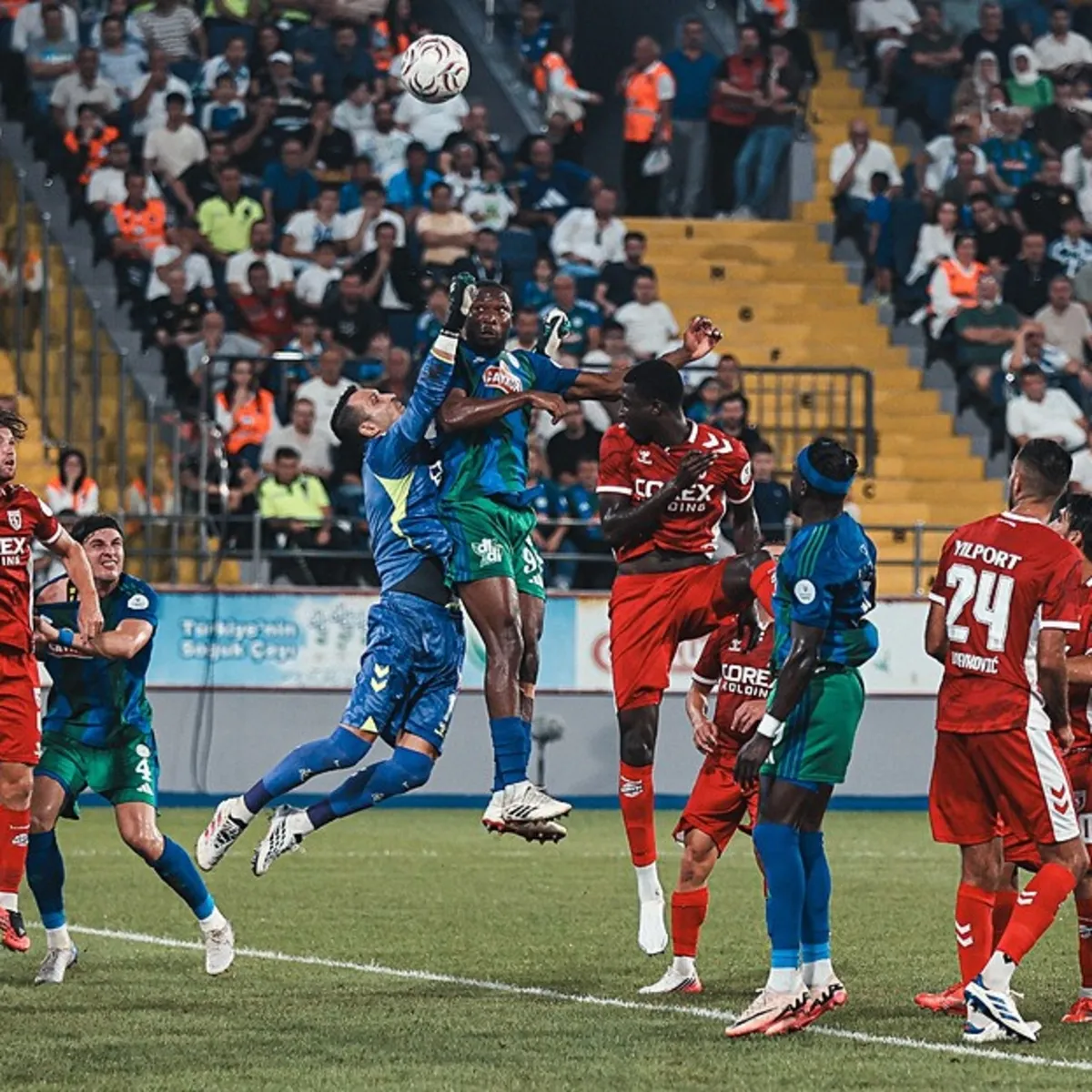 Samsunspor deplasmanda Çaykur Rizespor'u mağlup etti!