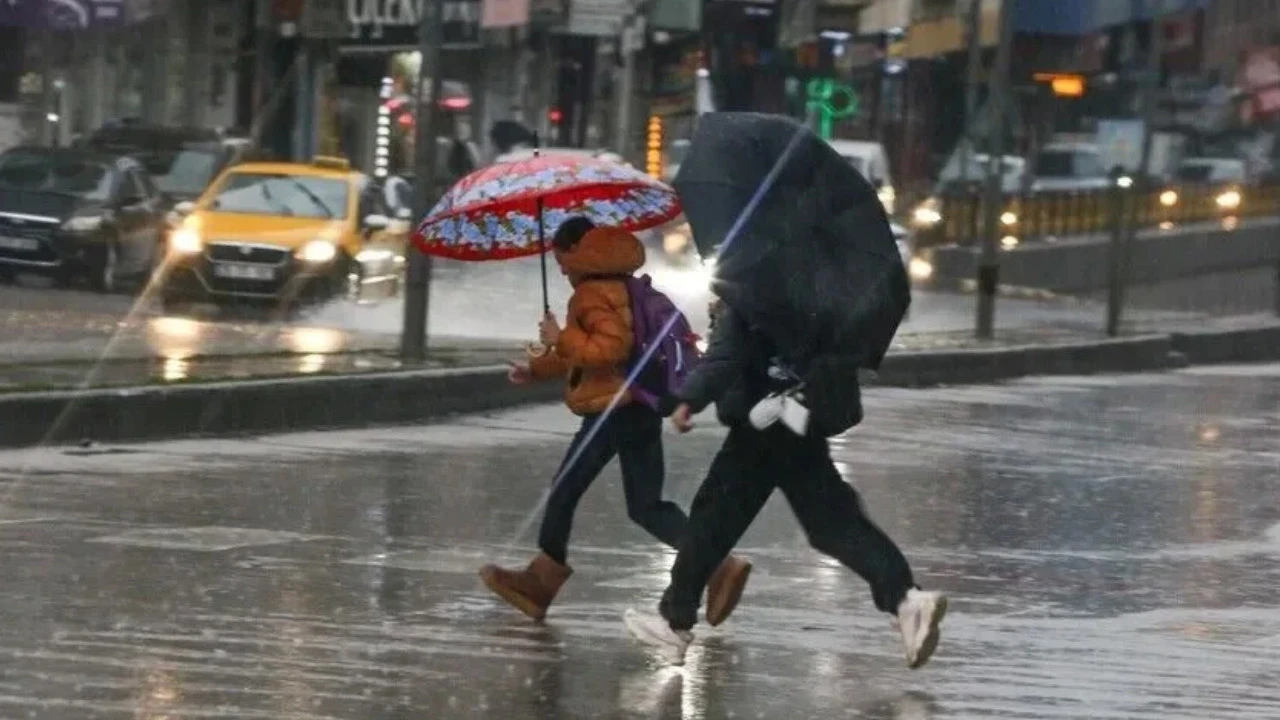 19 Ekim Pazartesi İstanbul'da Okullar Tatil Mi? Pazartesi İstanbul'da Okul Var Mı?