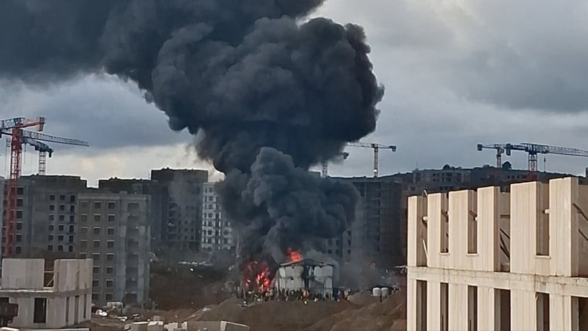 Tuzla'da işçi konteynerlerinde korkutan yangın