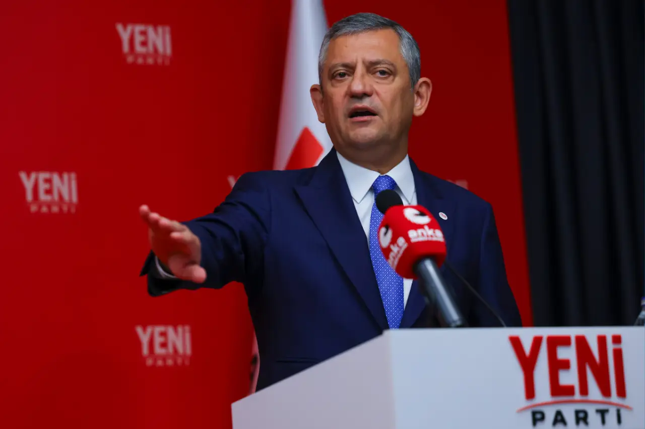Özgür Özel’den 750 Bin TL’lik Tazminat Kararına Tepki: Akın Gürlek Tapuların Gerçekliğini Kabul Etmiştir