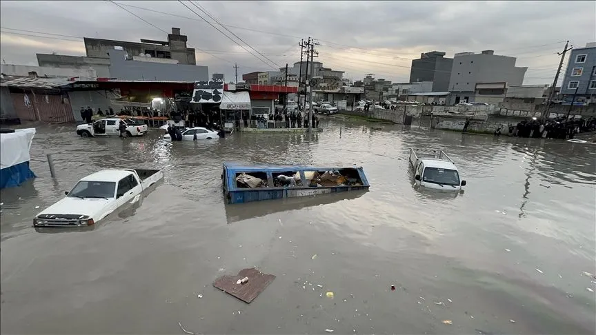 Irak’ın Erbil kentinde etkili olan yağış hayatı olumsuz etkiledi