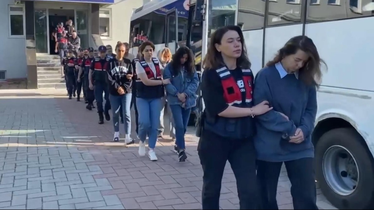 İBB'ye 3. dalga operasyonunda 13 kişi tutuklandı