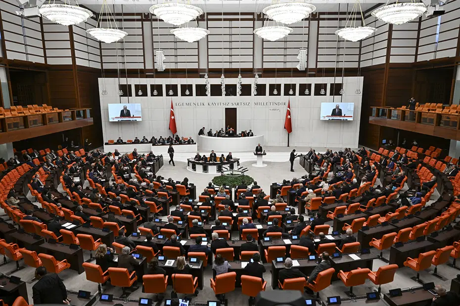 Meclis'te ilginç istek: Sigara içmeyen işten erken çıksın