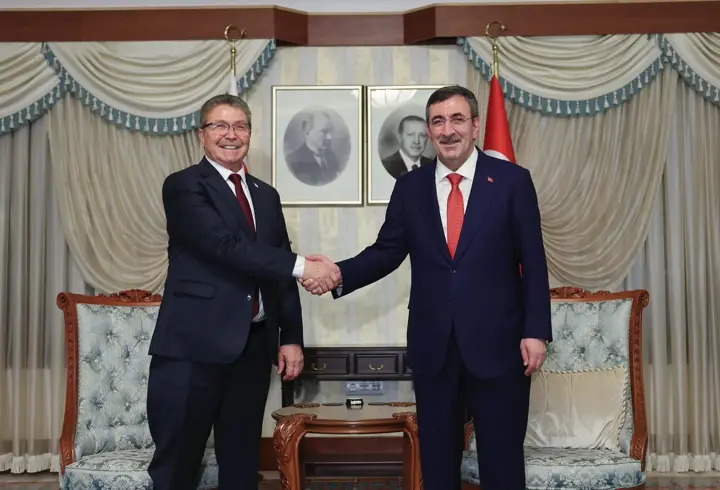 Cumhurbaşkanı Yardımcısı Yılmaz, KKTC Başbakanı Üstel ile bir araya geldi