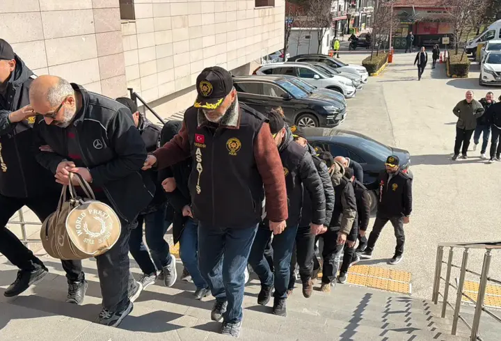 Eskişehir'de 'oto hırsızlığı' operasyonu; 11 gözaltı
