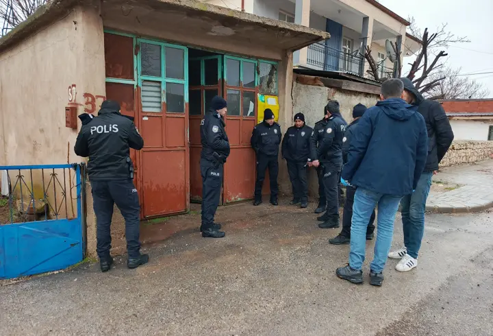 Av tüfeğiyle kazara kendini vuran veteriner, ağır yaralandı