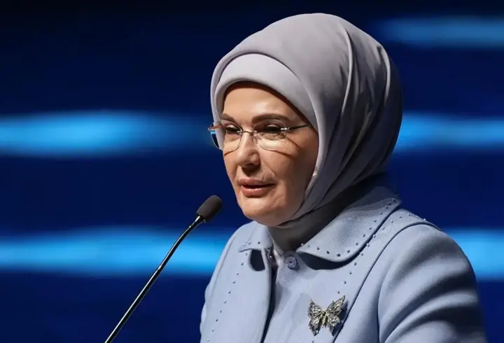 Emine Erdoğan, Dijital Dünyada Çocuk Hakları Sözleşmesi'ni imzaladı