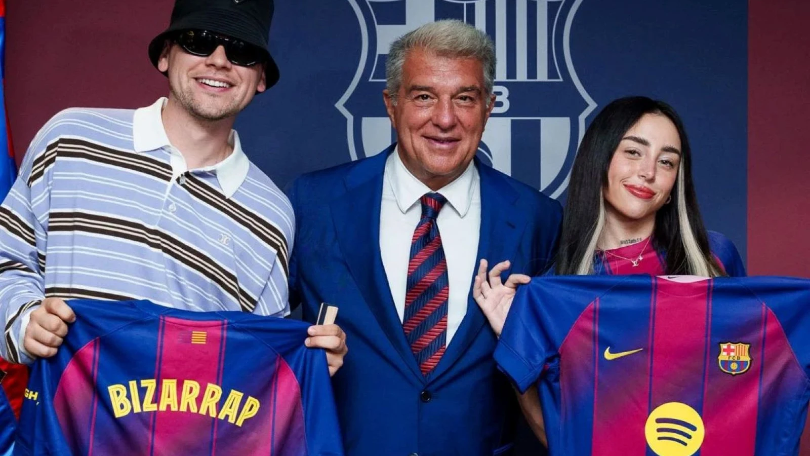 Barcelona ünlü şarkıcının ismini formaya yanlış yazdı!