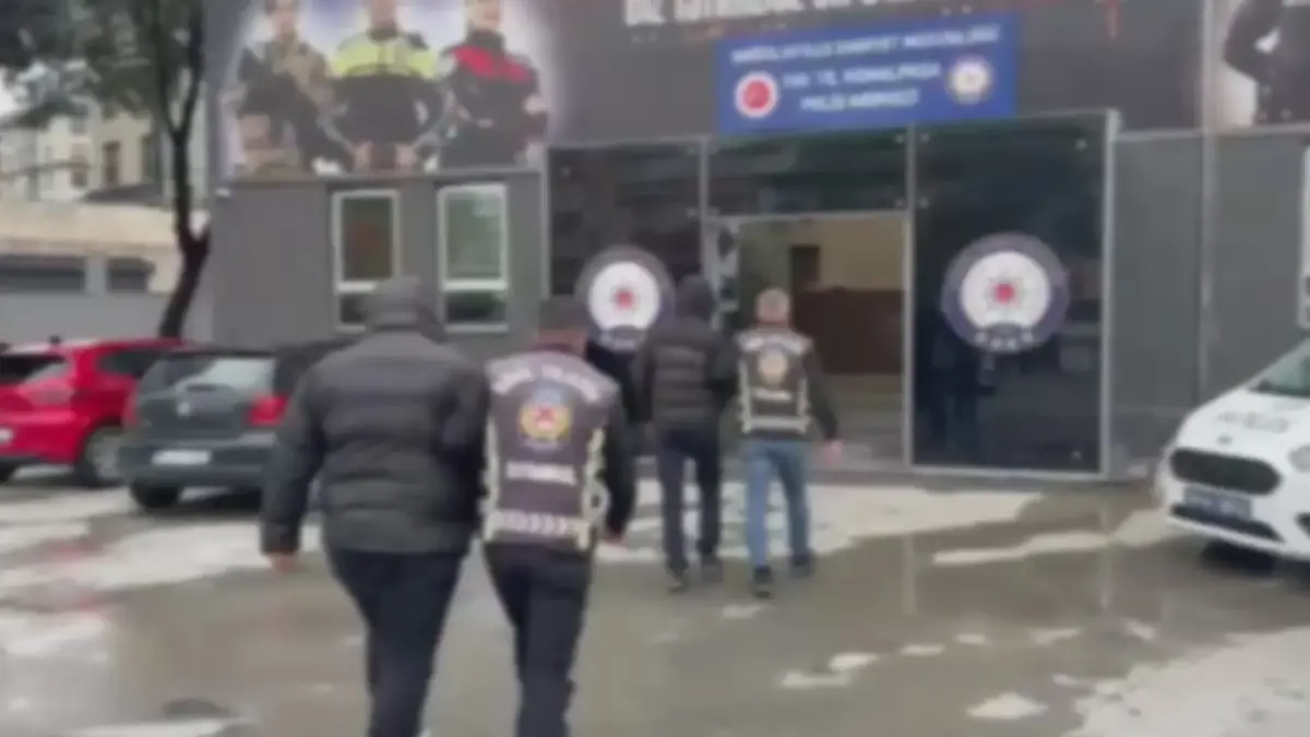 Bağcılar'da Trafikte Tartışan 2 Sürücüye 360 Bin Lira Para Cezası