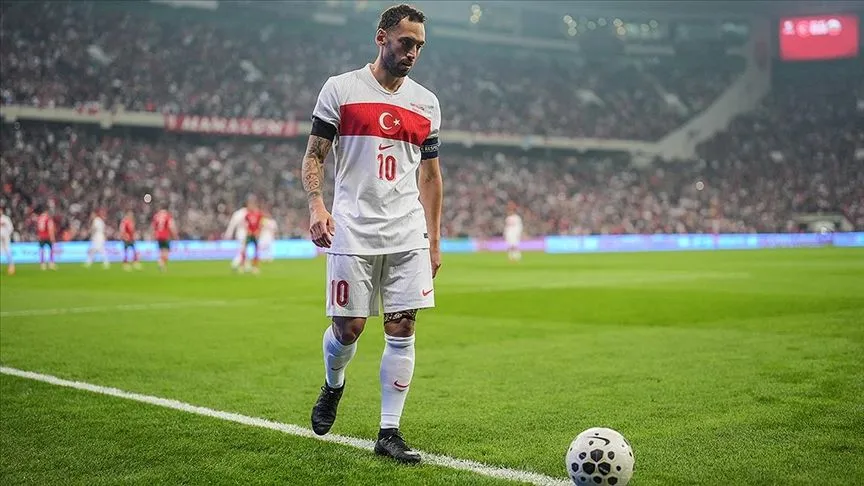 Kaptan Hakan Çalhanoğlu, sakatlığı nedeniyle A Milli Takım aday kadrosundan çıkarıldı