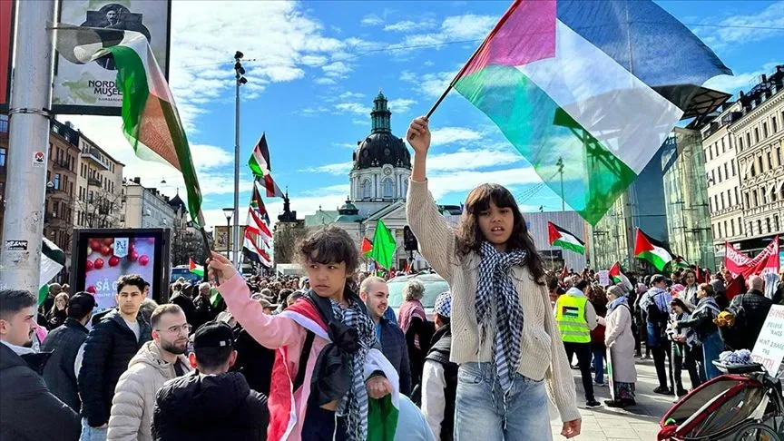 İsveç'te, Filistinli çocuk ve kadınları katleden İsrail protesto edildi