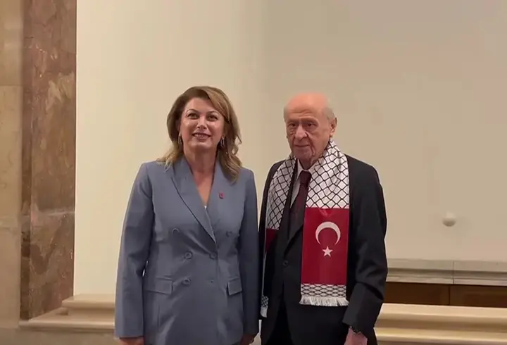 CHP'den Asu Kaya'ya, Devlet Bahçeli tepkisi! Dikkat çeken sohbet, siyasetin gündeminden düşmüyor...