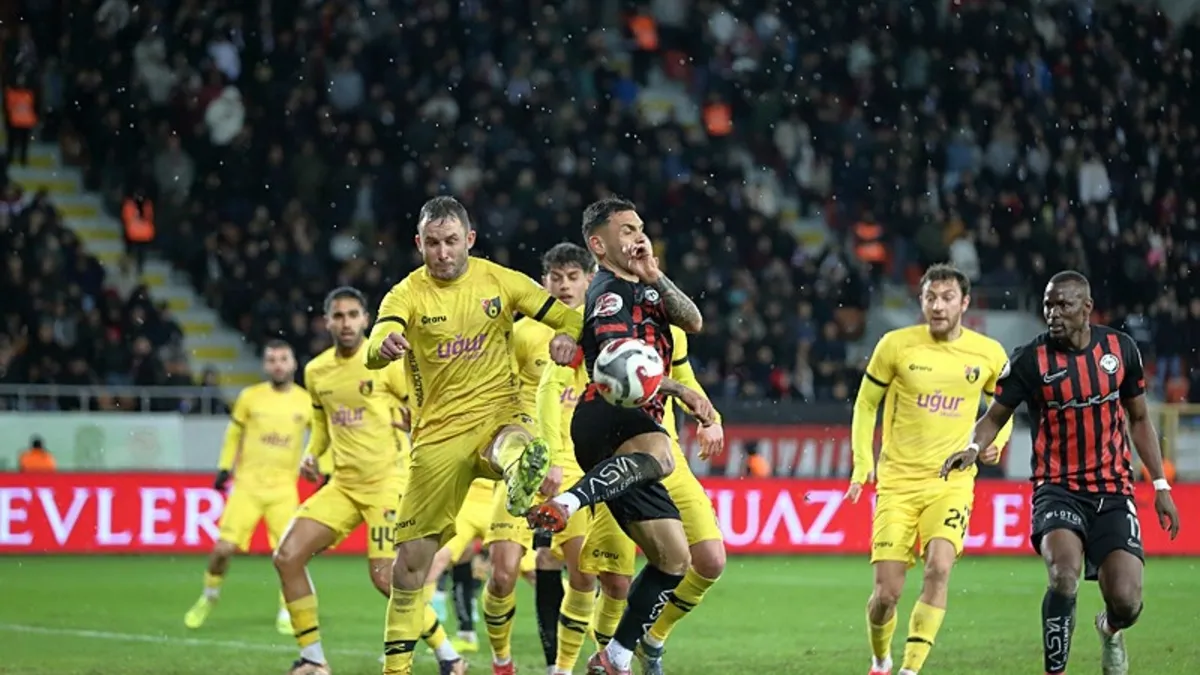 İstanbulspor deplasmanda Arca Çorum FK'yı 3 golle geçti!