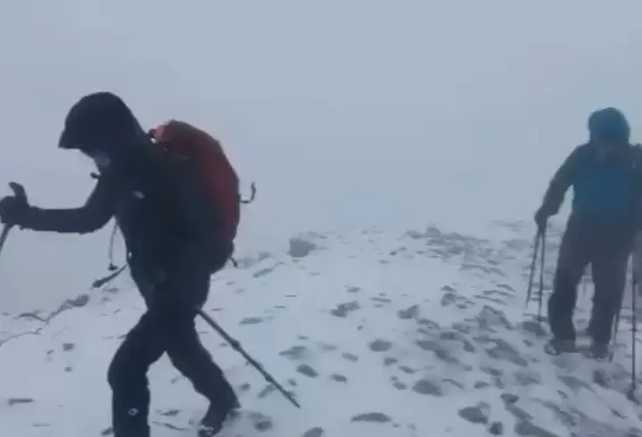 Uludağ'ın zirvesi beyaza büründü