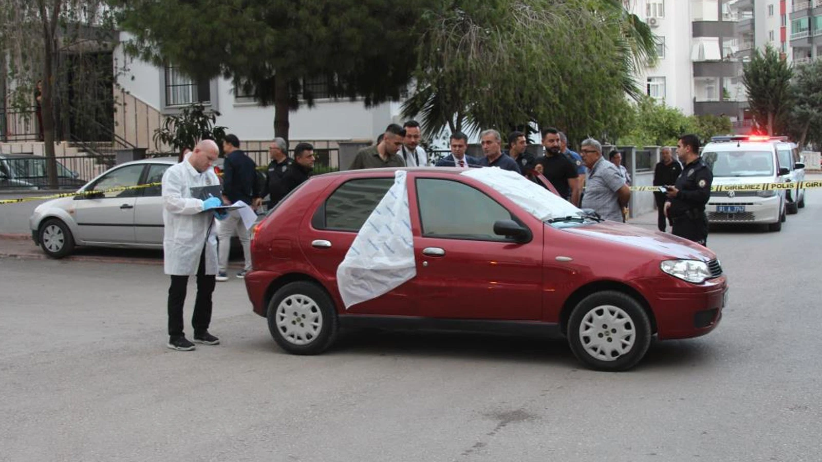 Adana’da şüpheli ölüm: Otomobilde darp izleriyle ölü bulundu