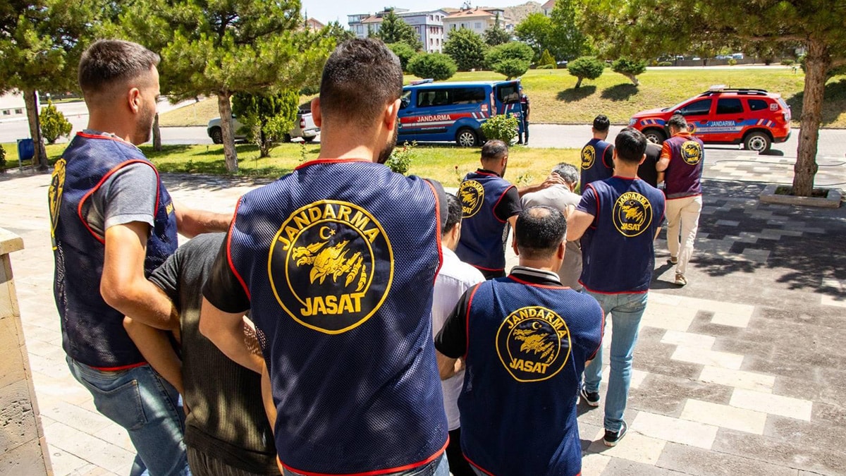 Cesedi arazide battaniyeye sarılı halde bulunmuştu: Kan donduran gerçek ortaya çıktı
