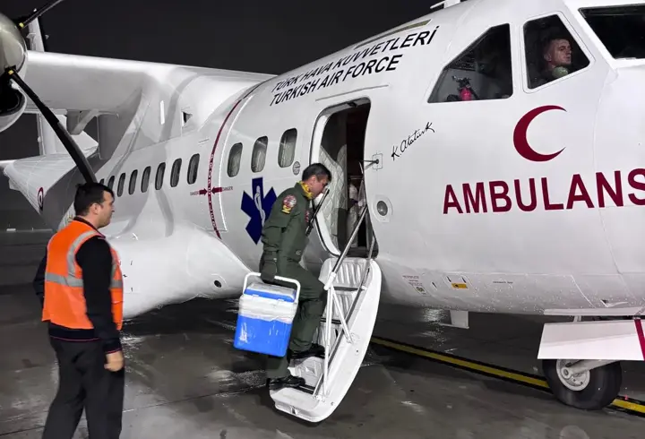 Askeri ambulans uçak ile Antalya'dan Erzurum'a karaciğer grefti ulaştırıldı