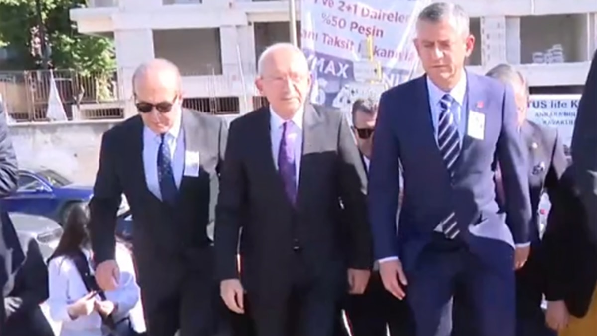 Özgür Özel ve Kemal Kılıçdaroğlu cenaze töreninde bir araya geldi