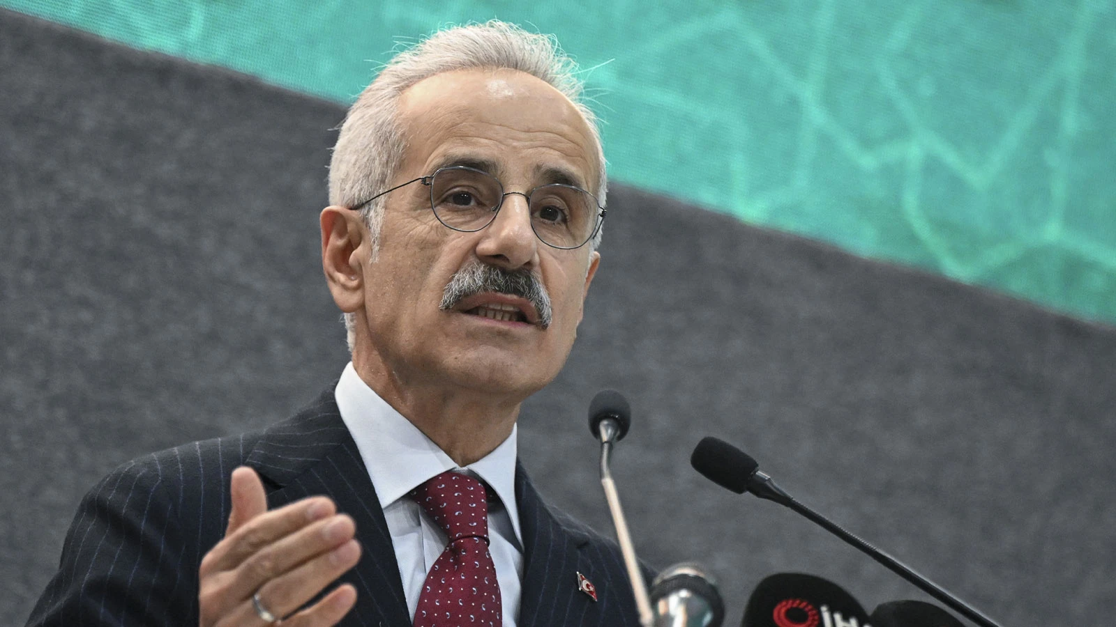 Bakan Uraloğlu açıkladı: 15 yaş altı için yeni düzenleme geliyor