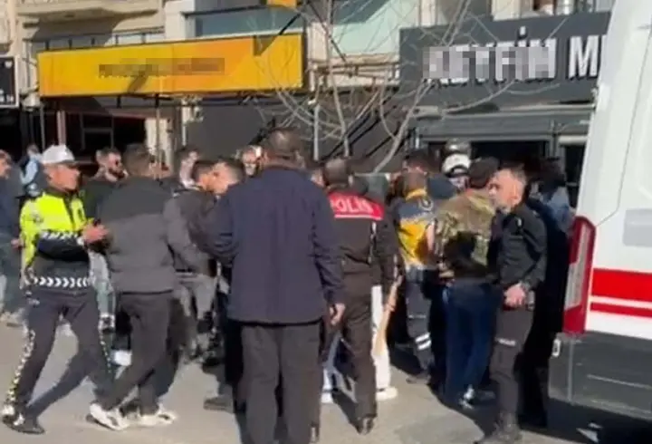 Manisa'da bıçaklı kavga: 2 ölü, 1 yaralı