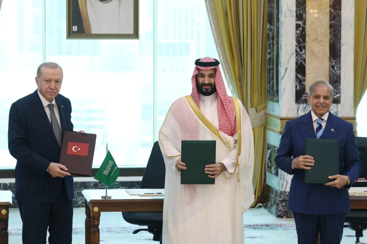 Mekke Anlaşması TBMM'ye Sunuldu