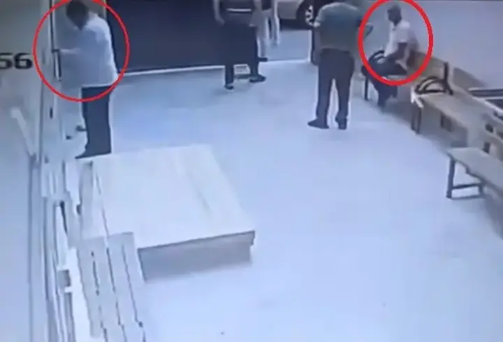 Cami avlusunda dehşet: Uyuşturucu içerken kendisini uyaran müezzini bıçakladı