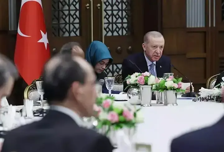 Cumhurbaşkanı Erdoğan dini azınlık temsilcileriyle iftarda bir araya geldi